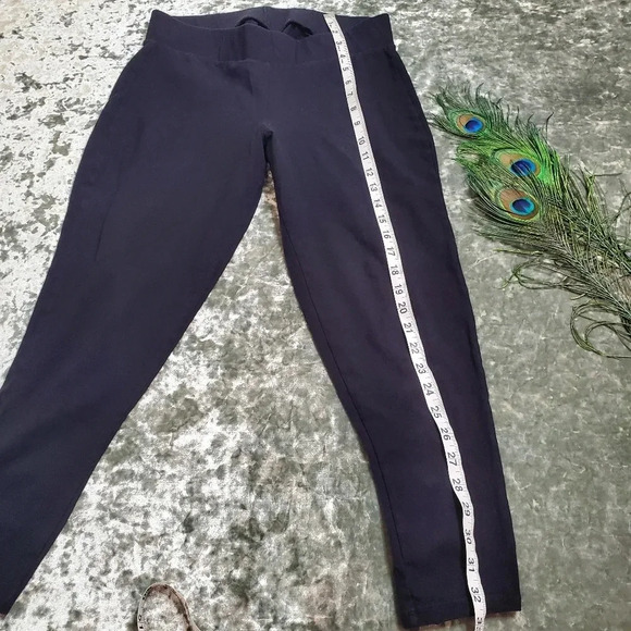 Torrid Black Crop Bow Back Leggings - Picture 3 of 8